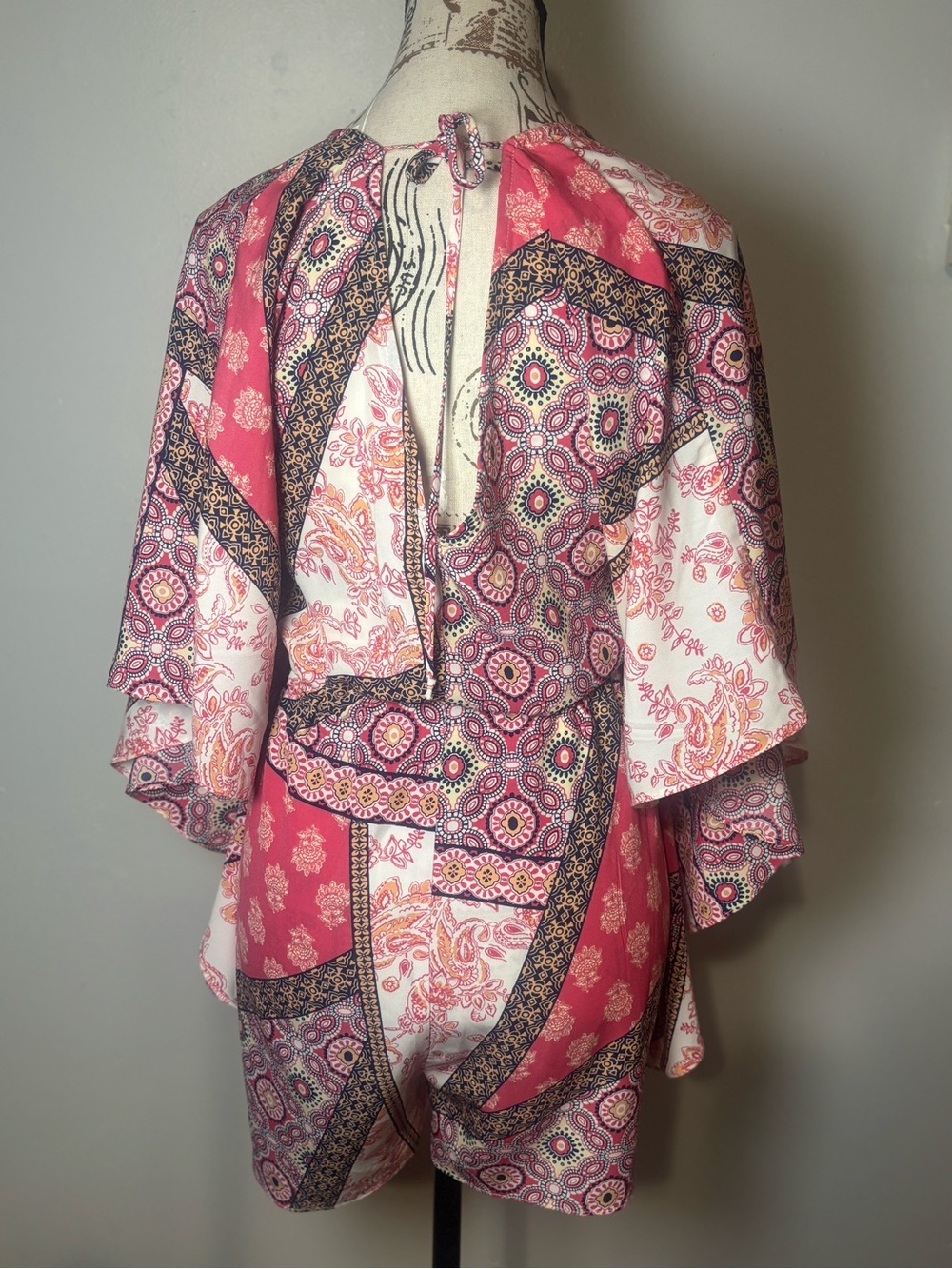 Venus Women’s Romper XSmall Pink Geometric Drawstring Waist Kimono Sleeves - Picture 3 of 7